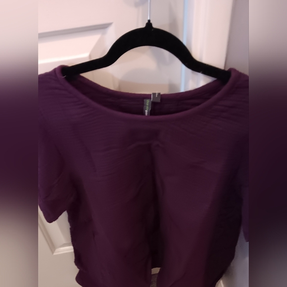 Purple top - Picture 1 of 3